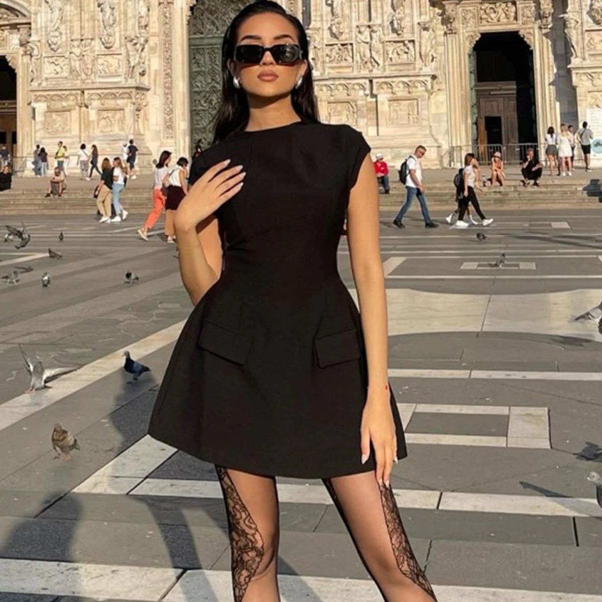 Casual Pretty Sleeveless Slim Mini Dress Women 2024 Summer Sexy O Neck High Waist Black Short Dresses Elegant